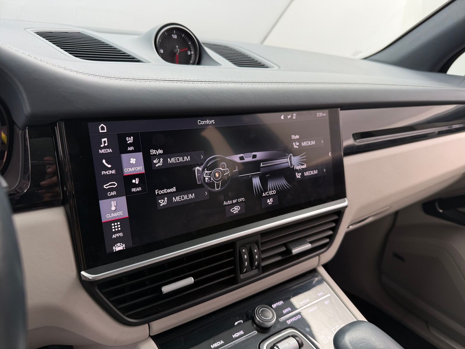 Thumbnail: 2019 Porsche Cayenne - 3