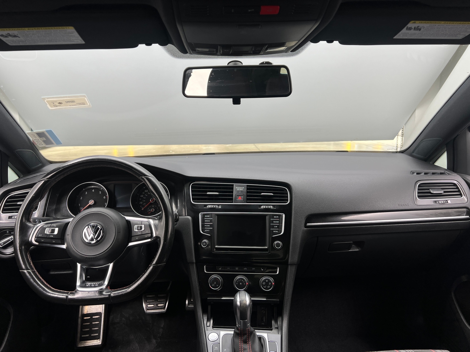 Thumbnail: 2017 Volkswagen Golf - 3