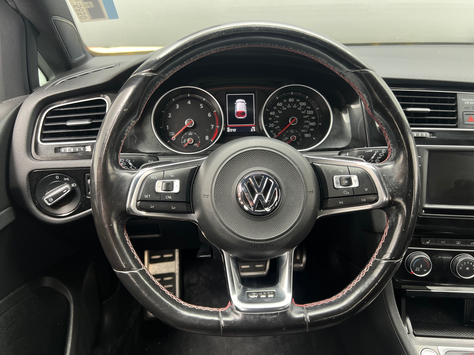 Thumbnail: 2017 Volkswagen Golf - 5