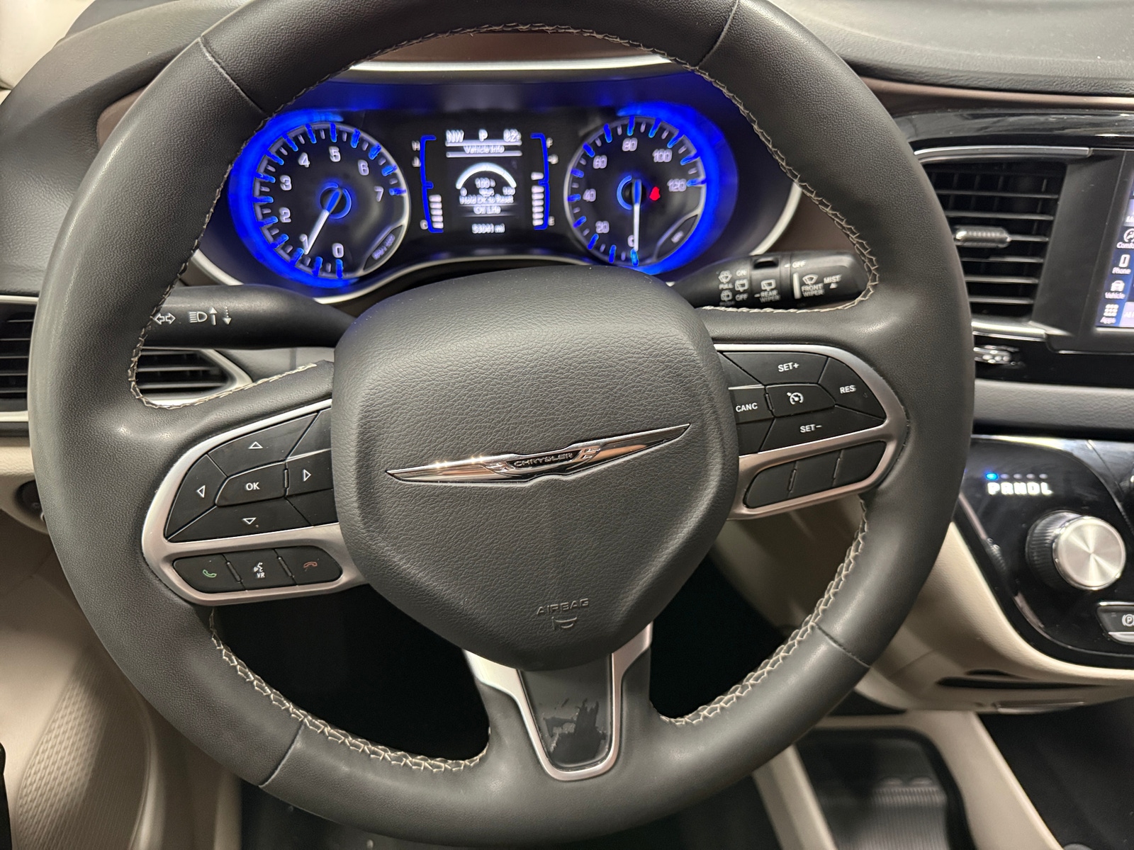 Thumbnail: 2023 Chrysler Voyager - 5