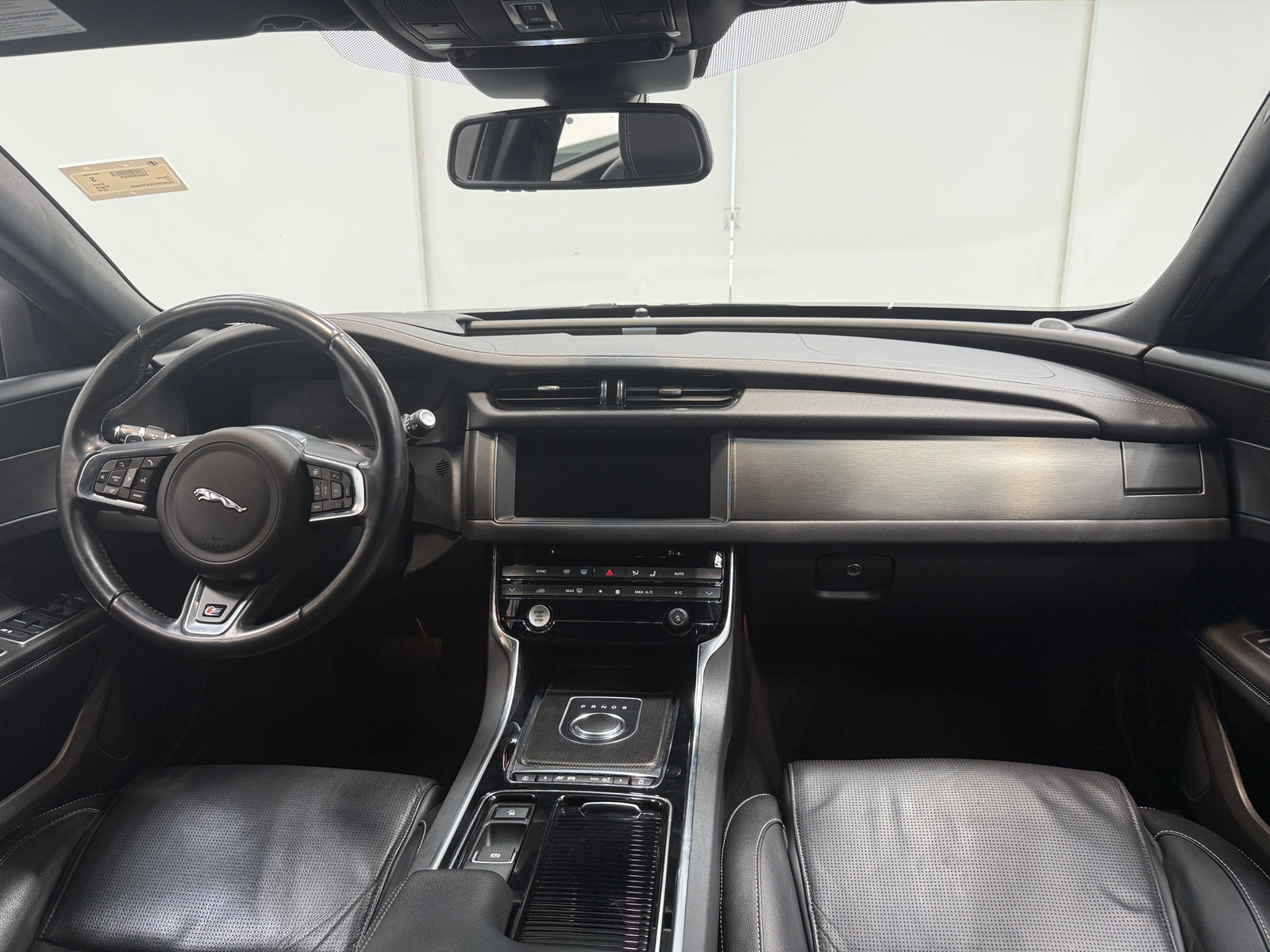 Thumbnail: 2018 Jaguar XF - 2