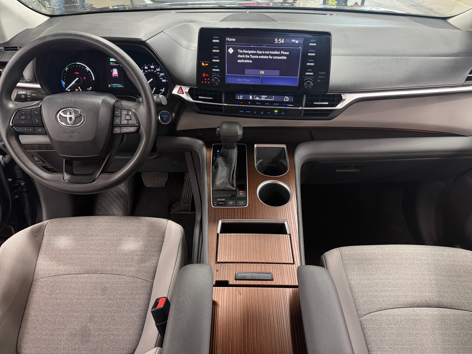 Thumbnail: 2024 Toyota Sienna - 3