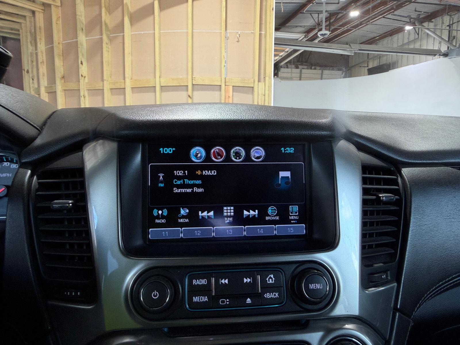 Thumbnail: 2019 Chevrolet Suburban - 3