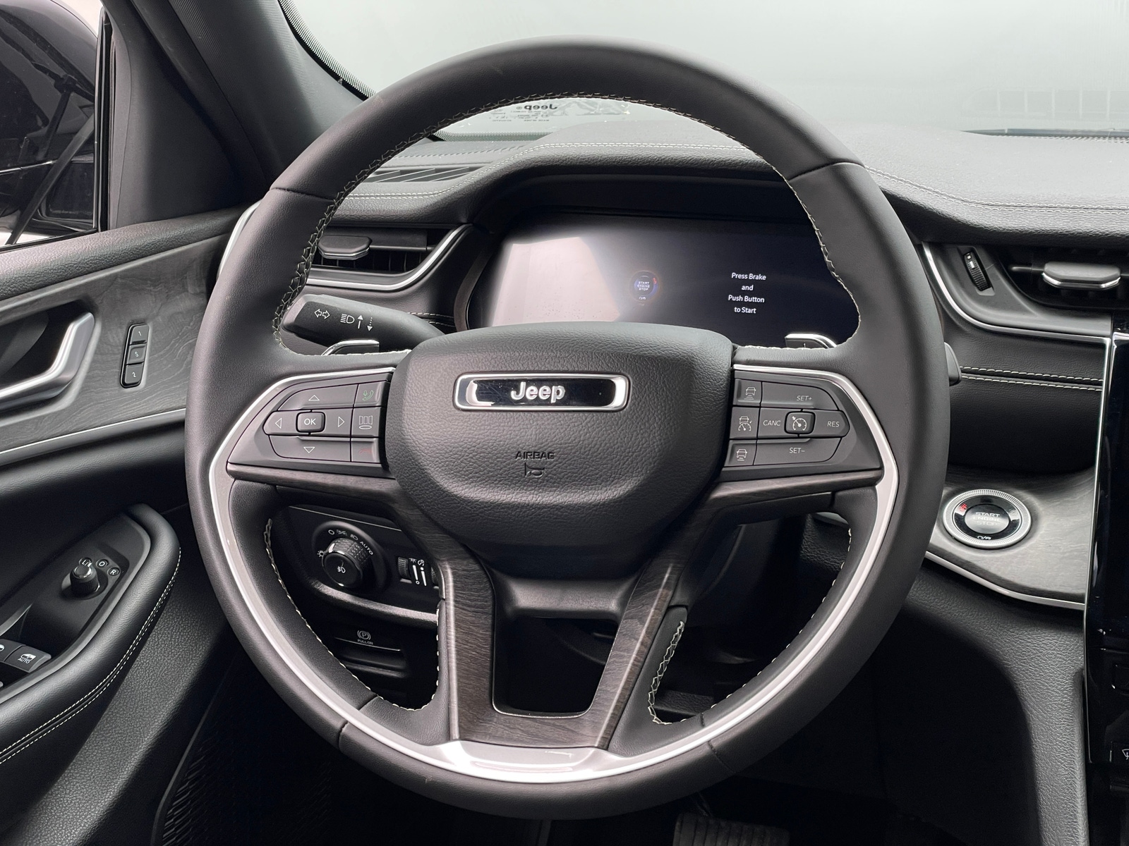 Thumbnail: 2024 Jeep Grand Cherokee - 4