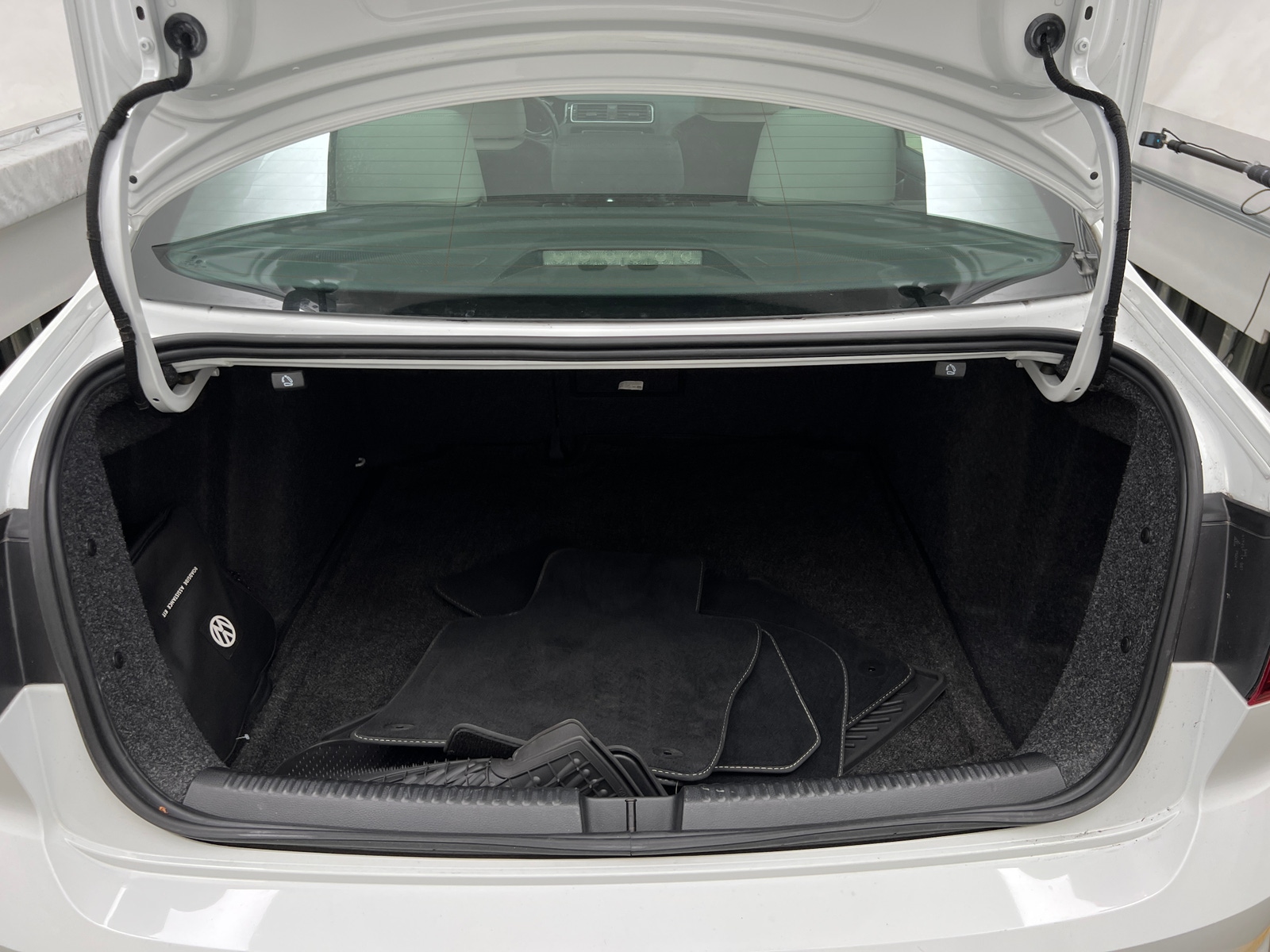Thumbnail: 2016 Volkswagen Jetta - 6