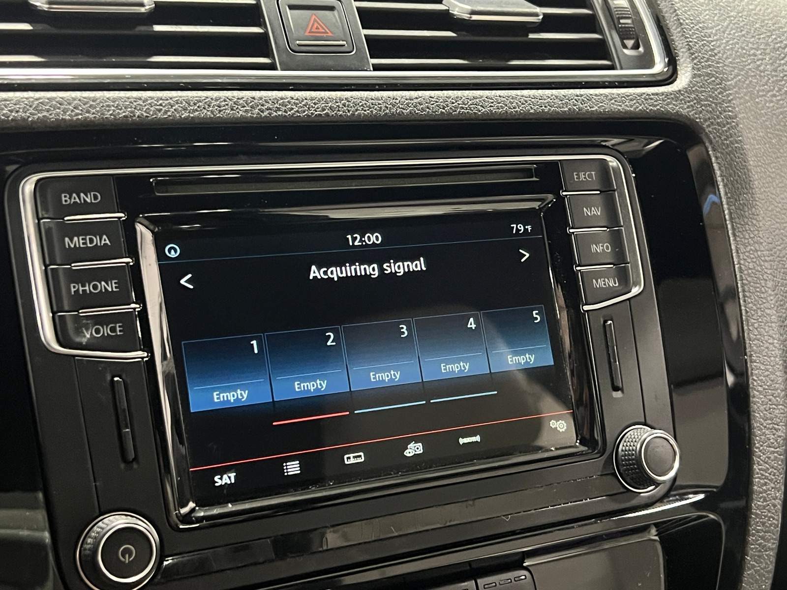 Thumbnail: 2016 Volkswagen Jetta - 3