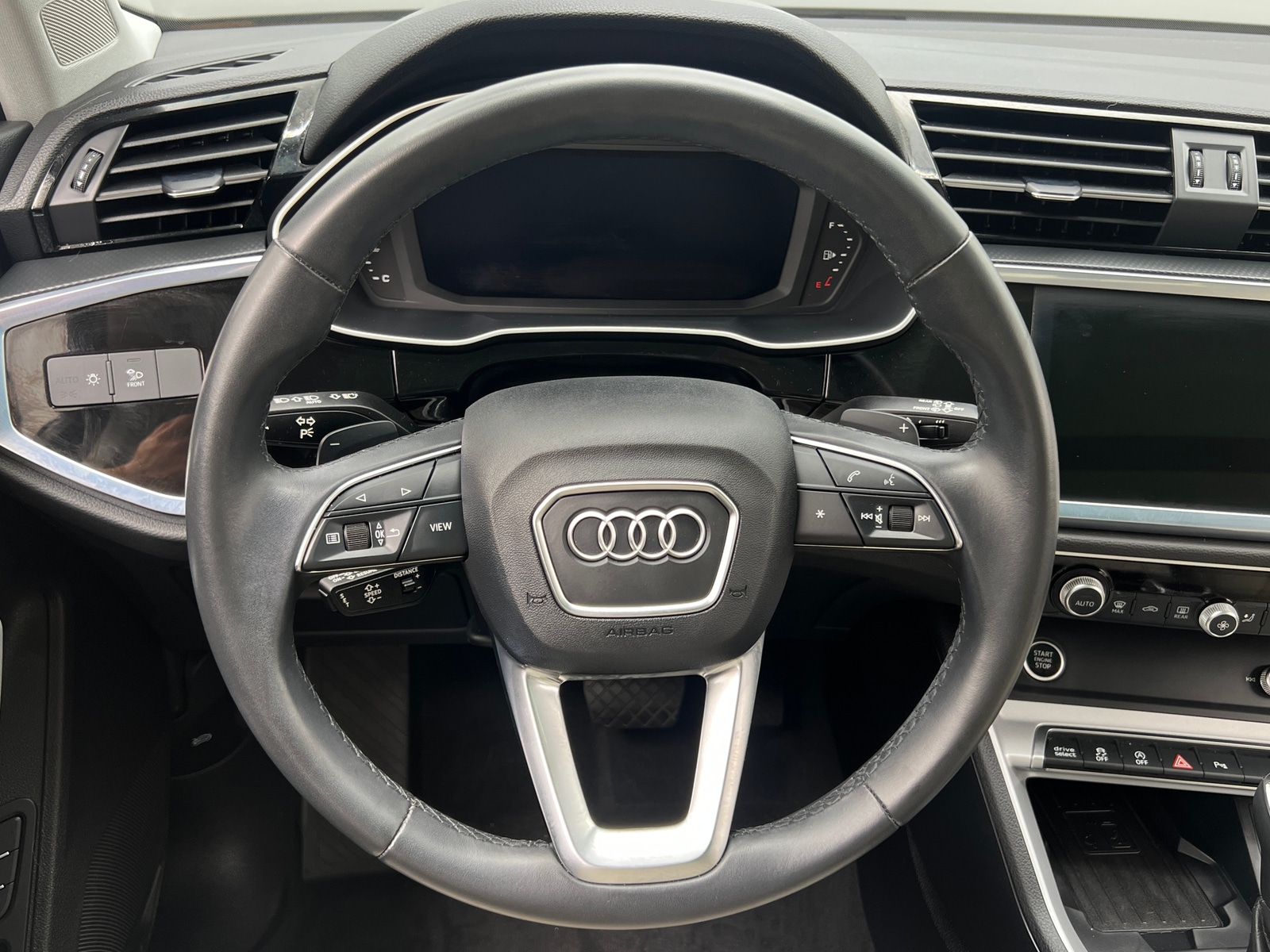 Thumbnail: 2023 Audi Q3 - 4