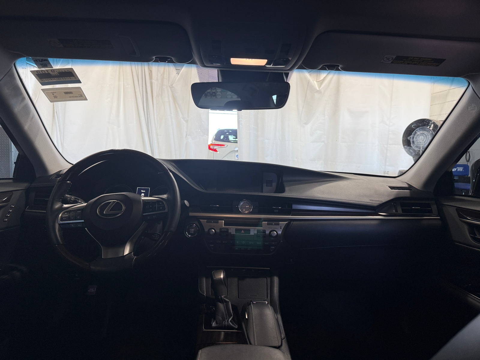 Thumbnail: 2018 Lexus ES - 2
