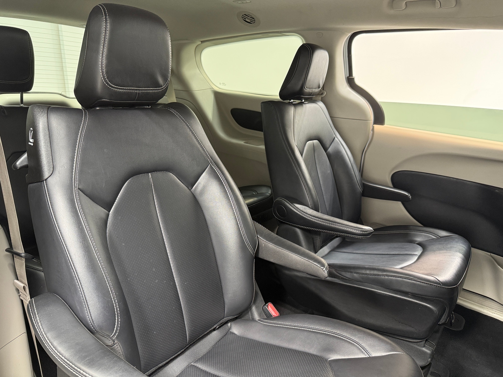 Thumbnail: 2024 Chrysler Pacifica - 5
