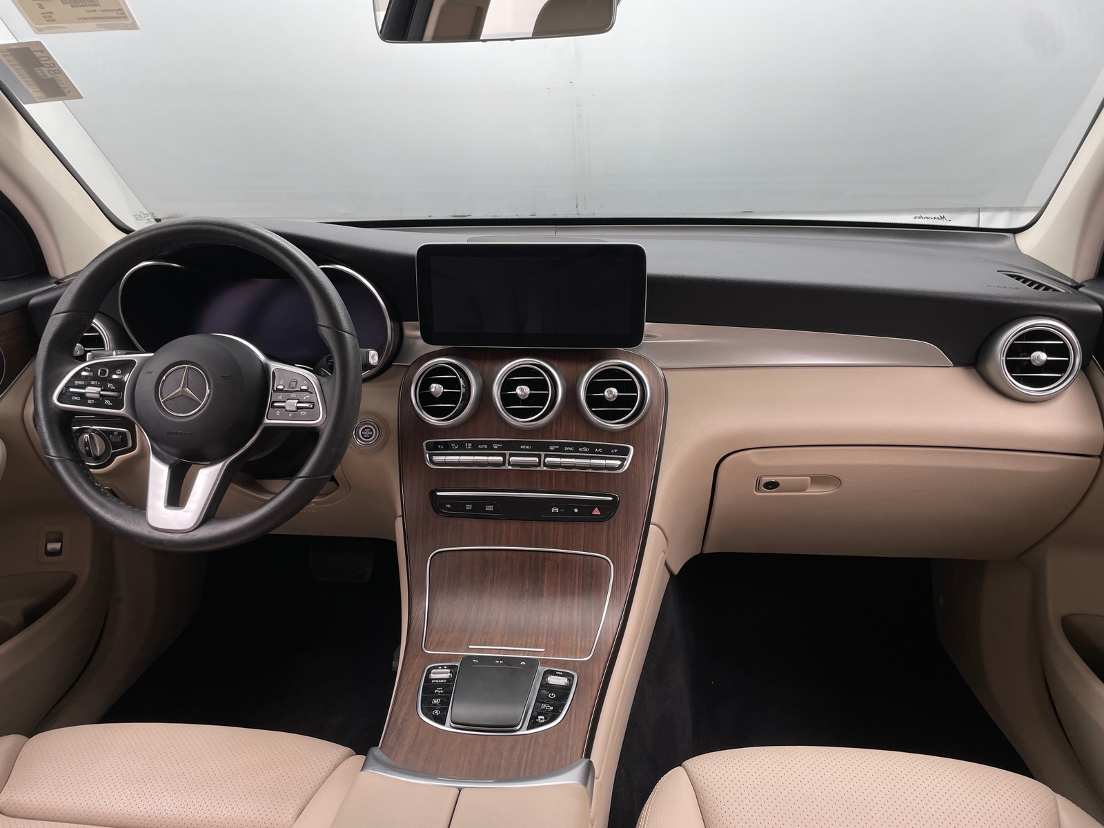 Thumbnail: 2022 Mercedes-Benz GLC - 2