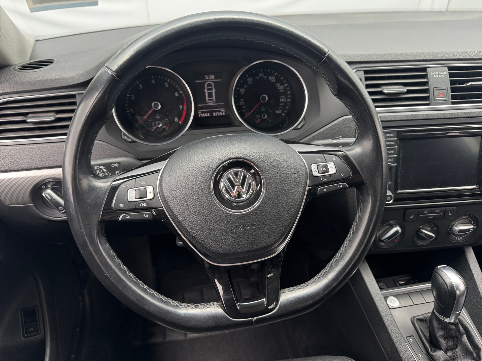 Thumbnail: 2017 Volkswagen Jetta - 4
