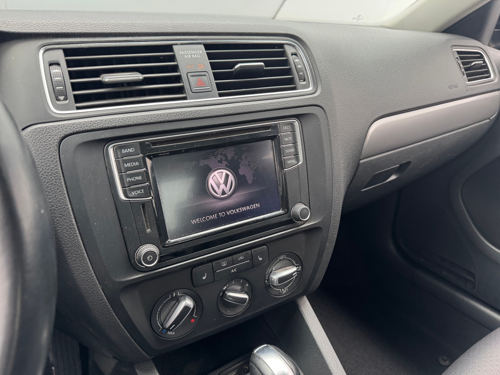 Thumbnail: 2017 Volkswagen Jetta - 3