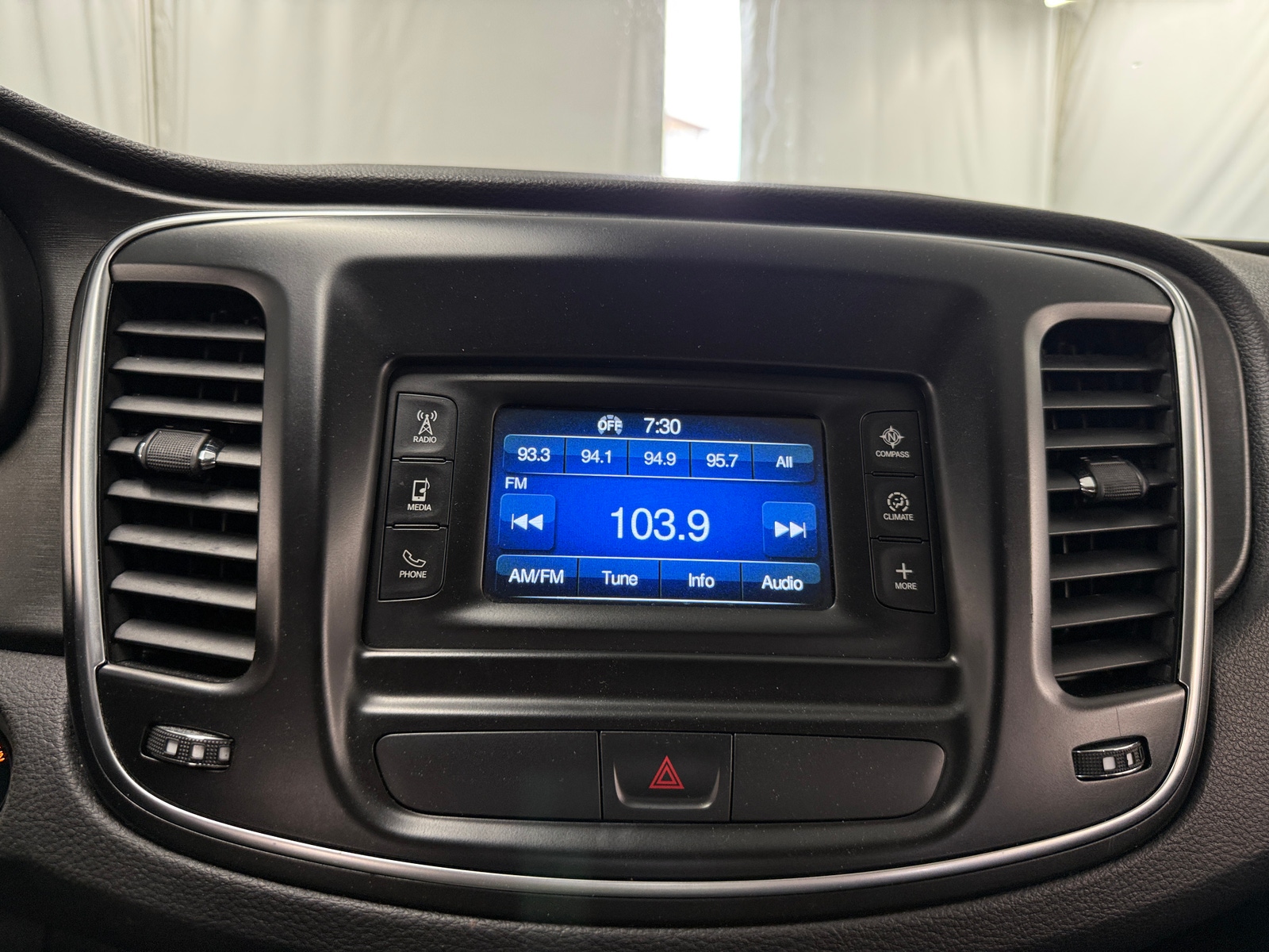 Thumbnail: 2016 Chrysler 200 - 4