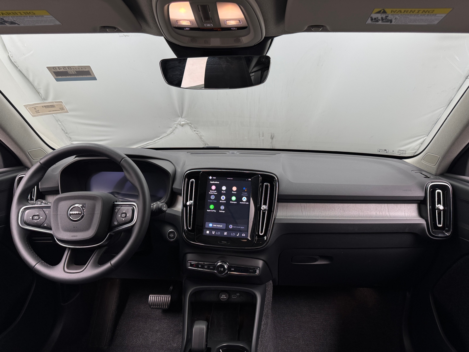 Thumbnail: 2025 Volvo XC40 - 3