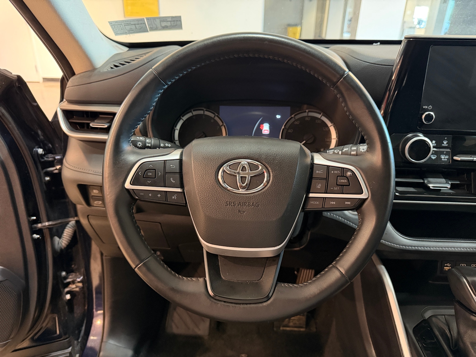 Thumbnail: 2025 Toyota Highlander - 5