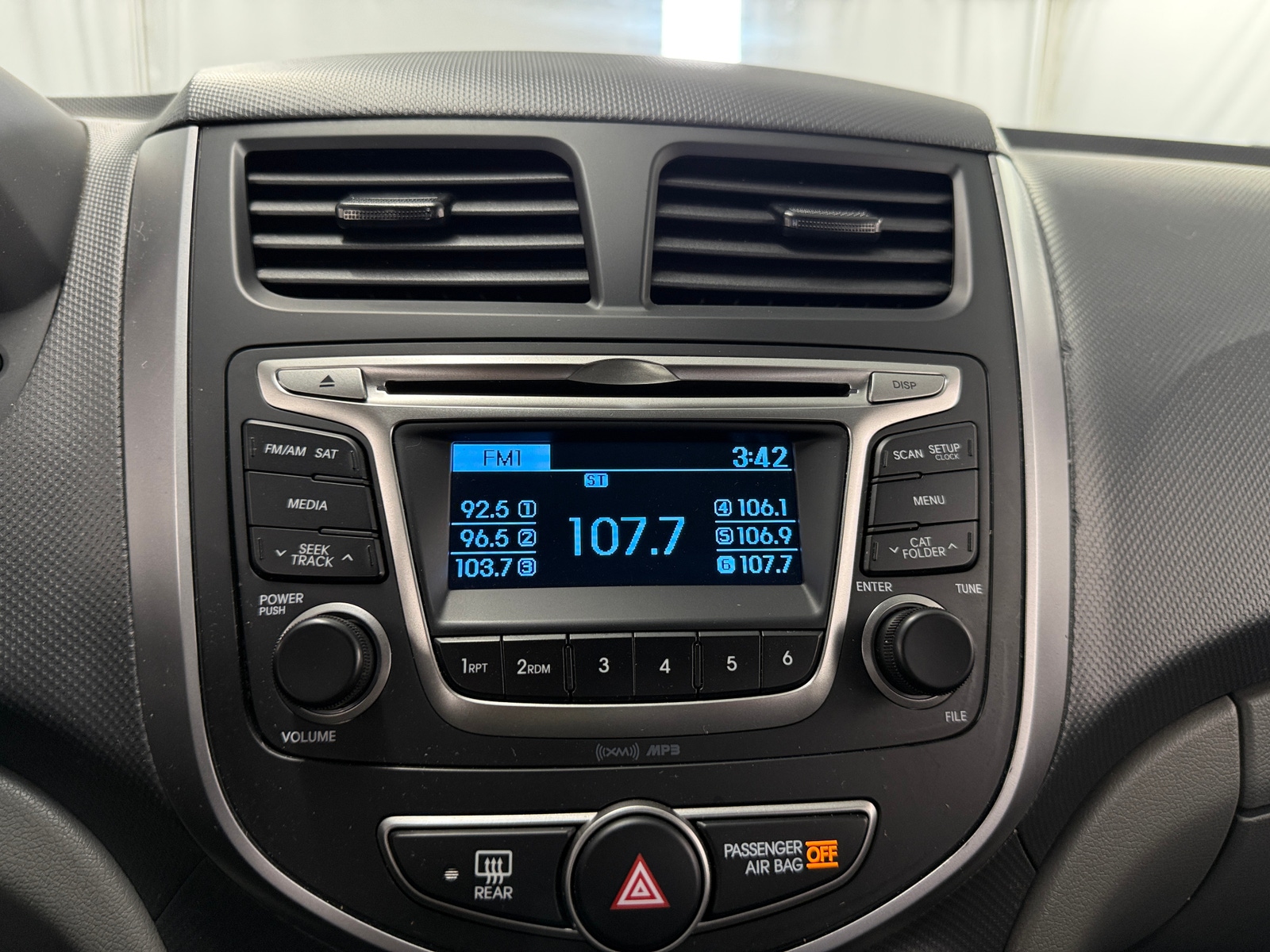 Thumbnail: 2017 Hyundai Accent - 4