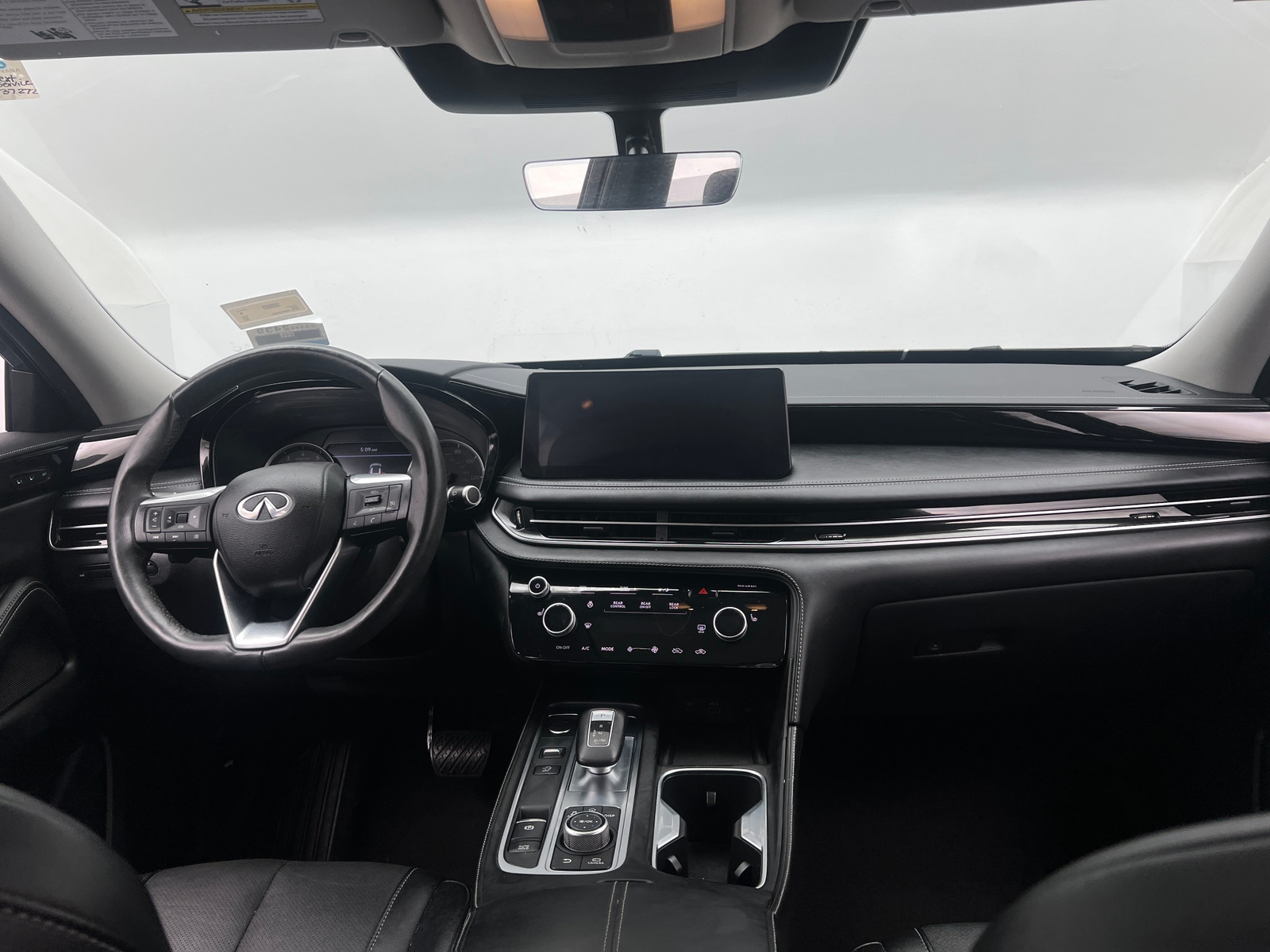 Thumbnail: 2023 INFINITI QX60 - 2