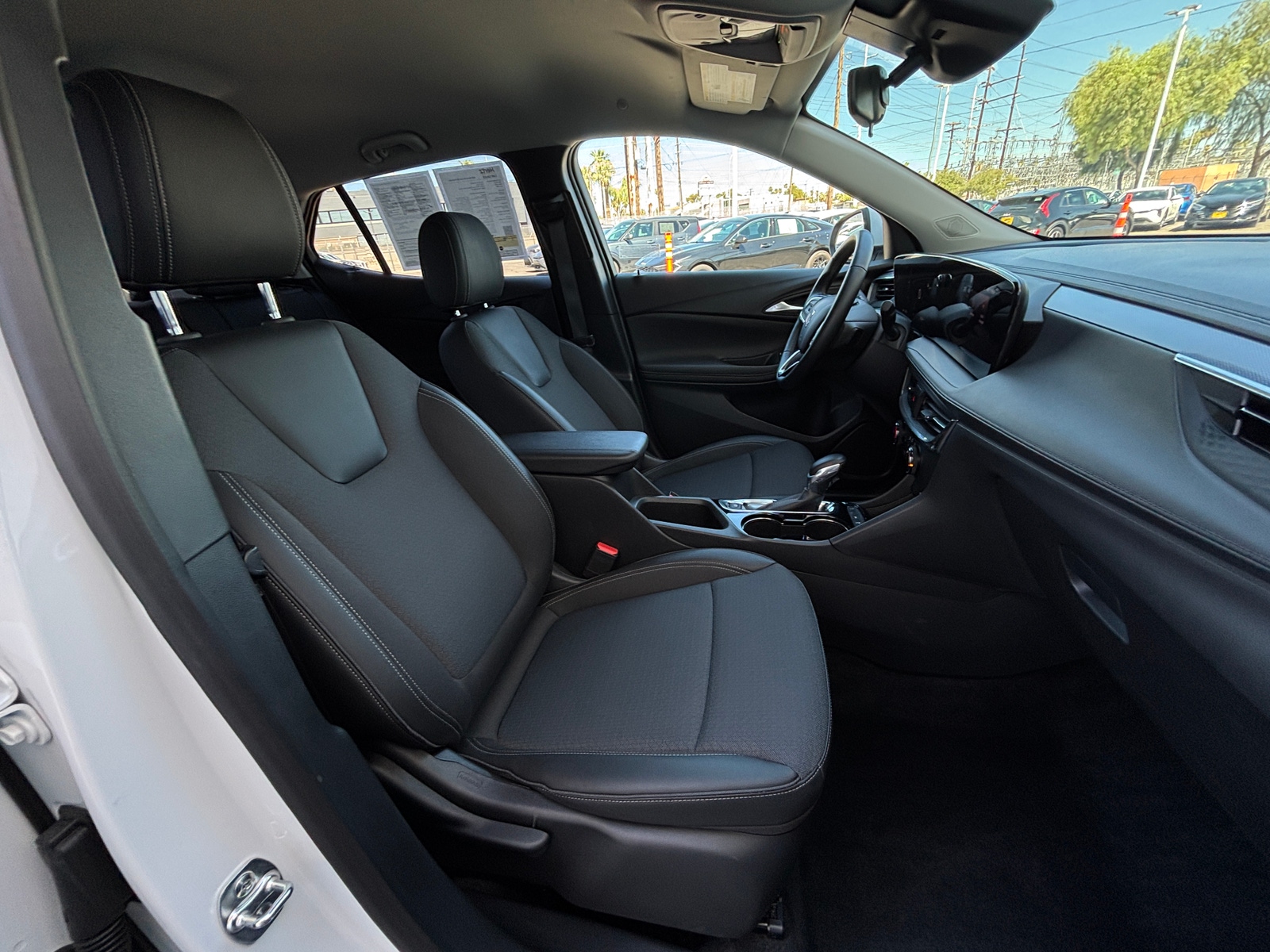 Thumbnail: 2025 Buick Encore GX - 2