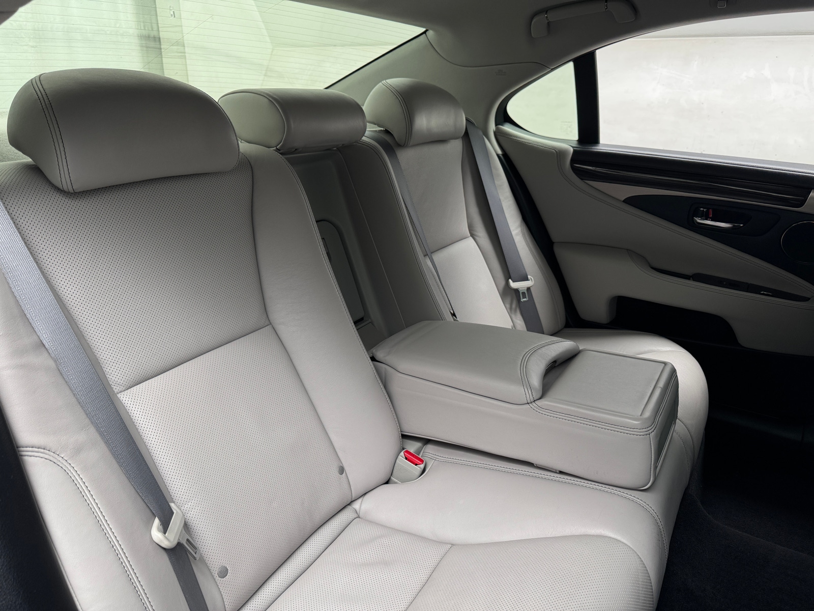 Thumbnail: 2013 Lexus LS - 5