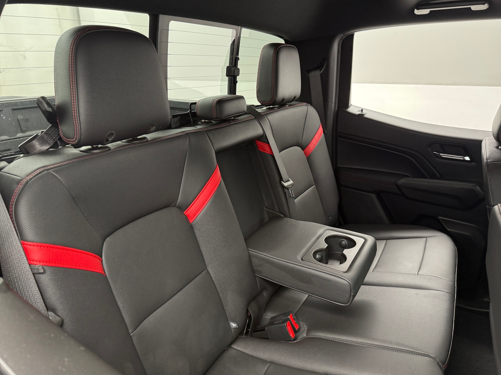 Thumbnail: 2023 Chevrolet Colorado - 5