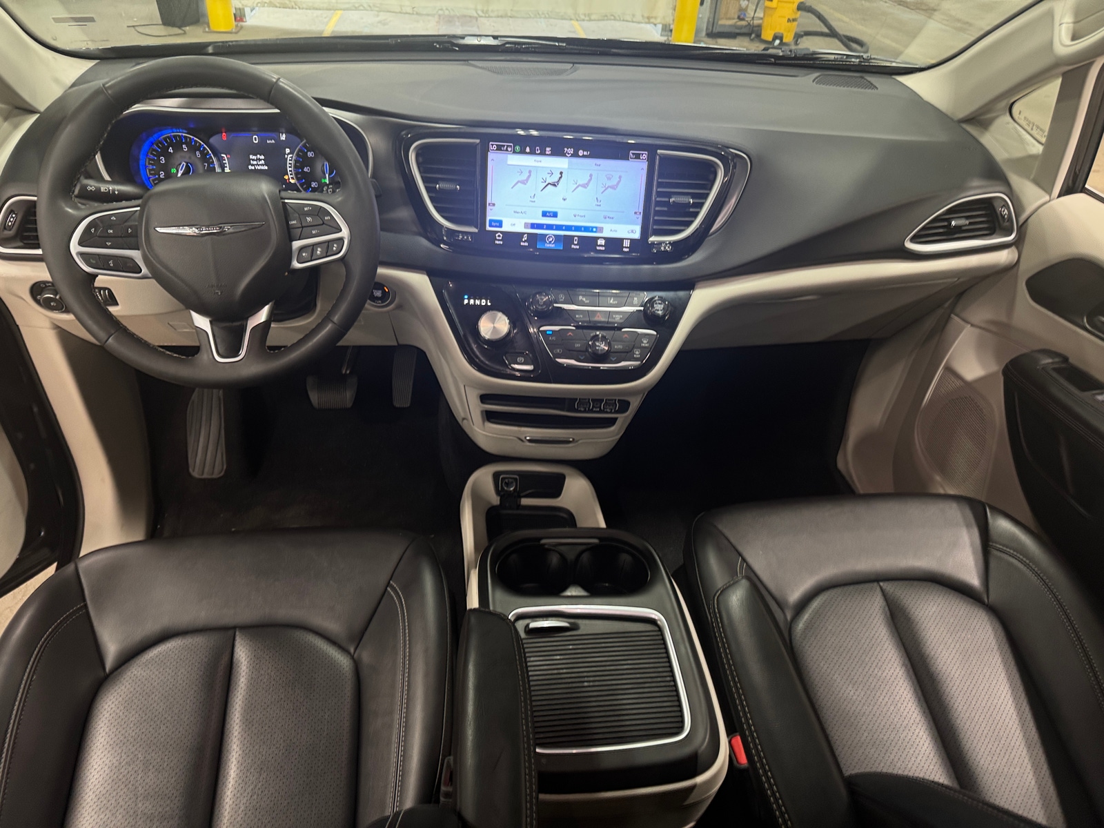 Thumbnail: 2024 Chrysler Pacifica - 2