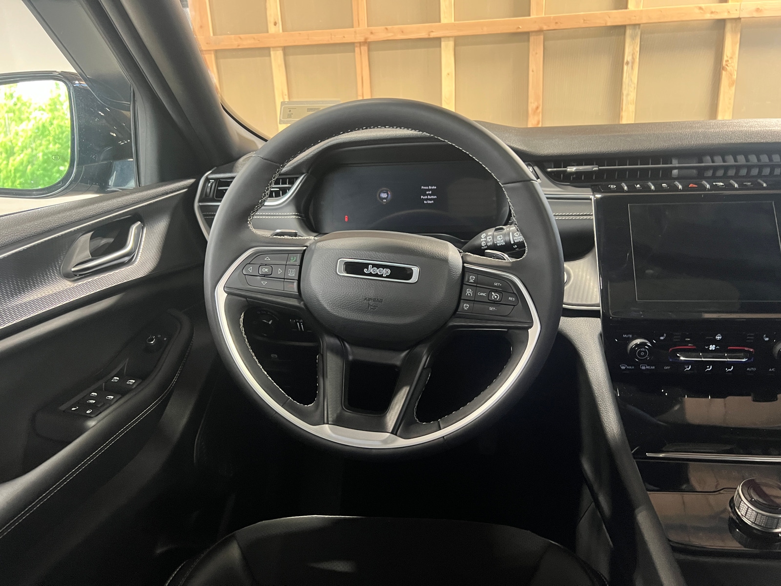Thumbnail: 2023 Jeep Grand Cherokee - 4