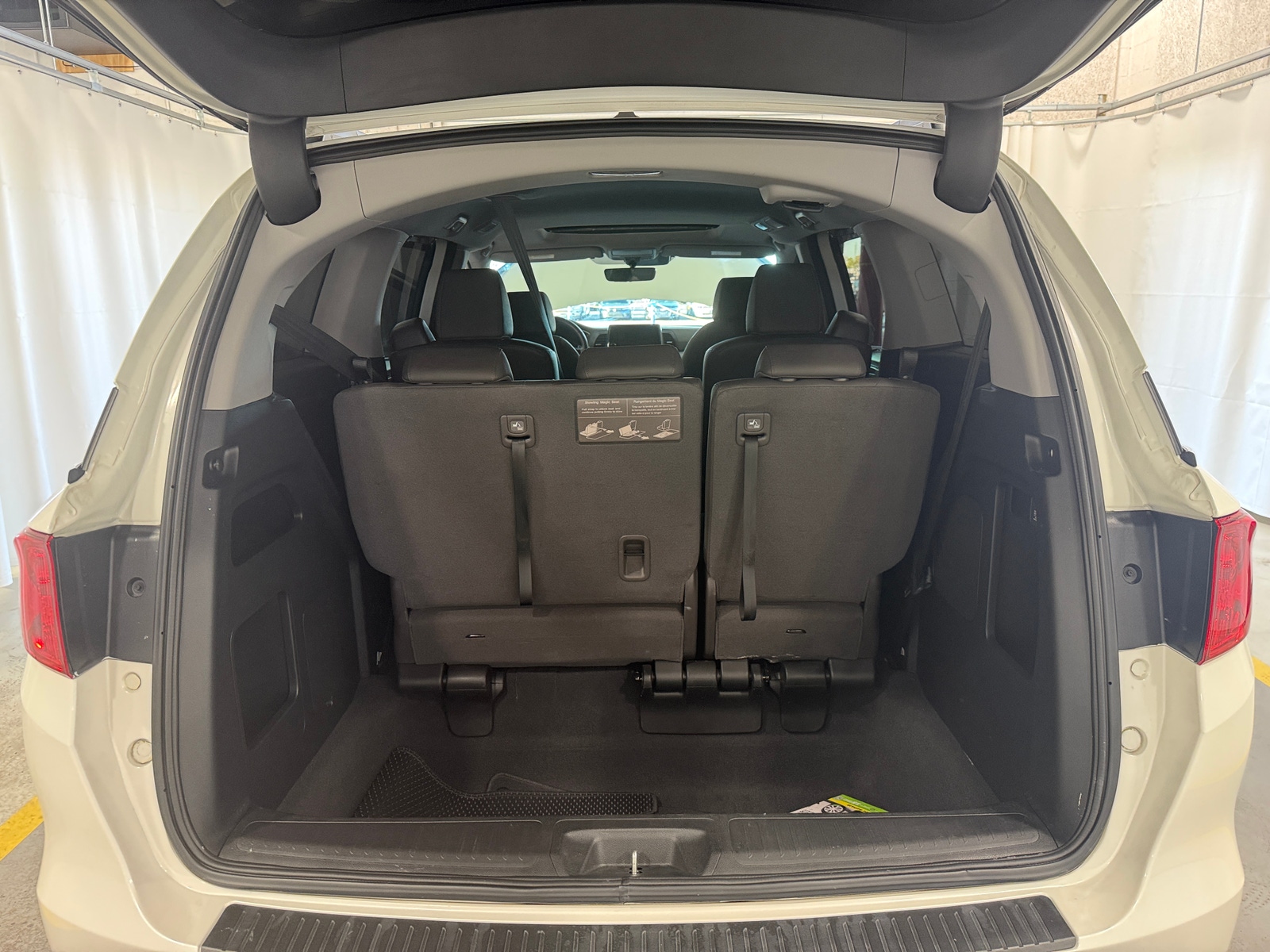 Thumbnail: 2019 Honda Odyssey - 6
