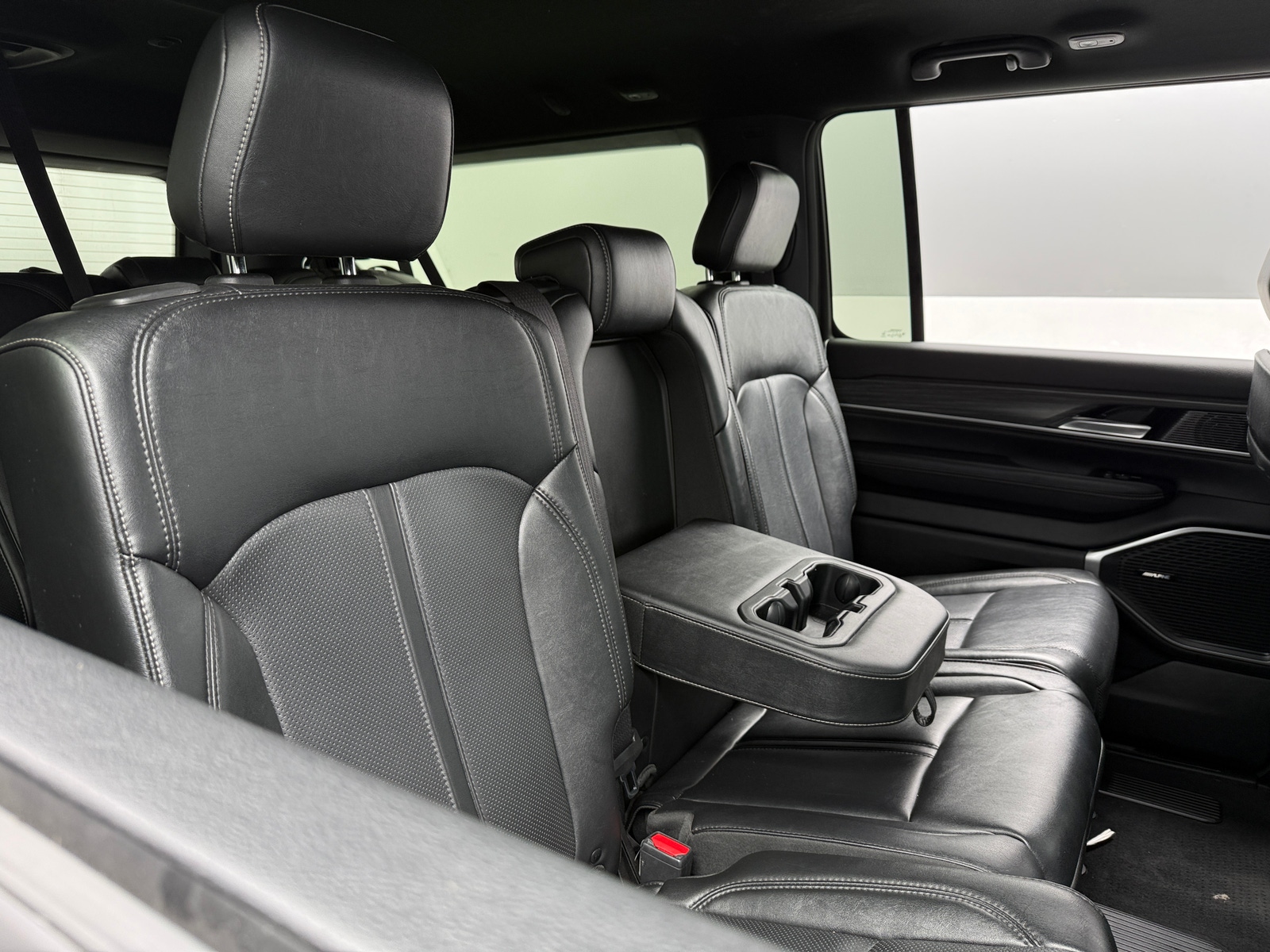 Thumbnail: 2023 Jeep Wagoneer - 5