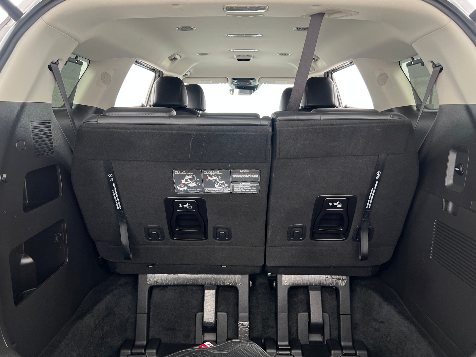 Thumbnail: 2023 Kia Carnival - 6
