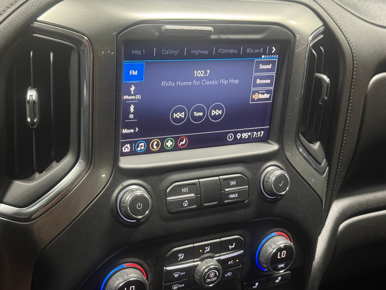 Thumbnail: 2020 Chevrolet Silverado 1500 - 4