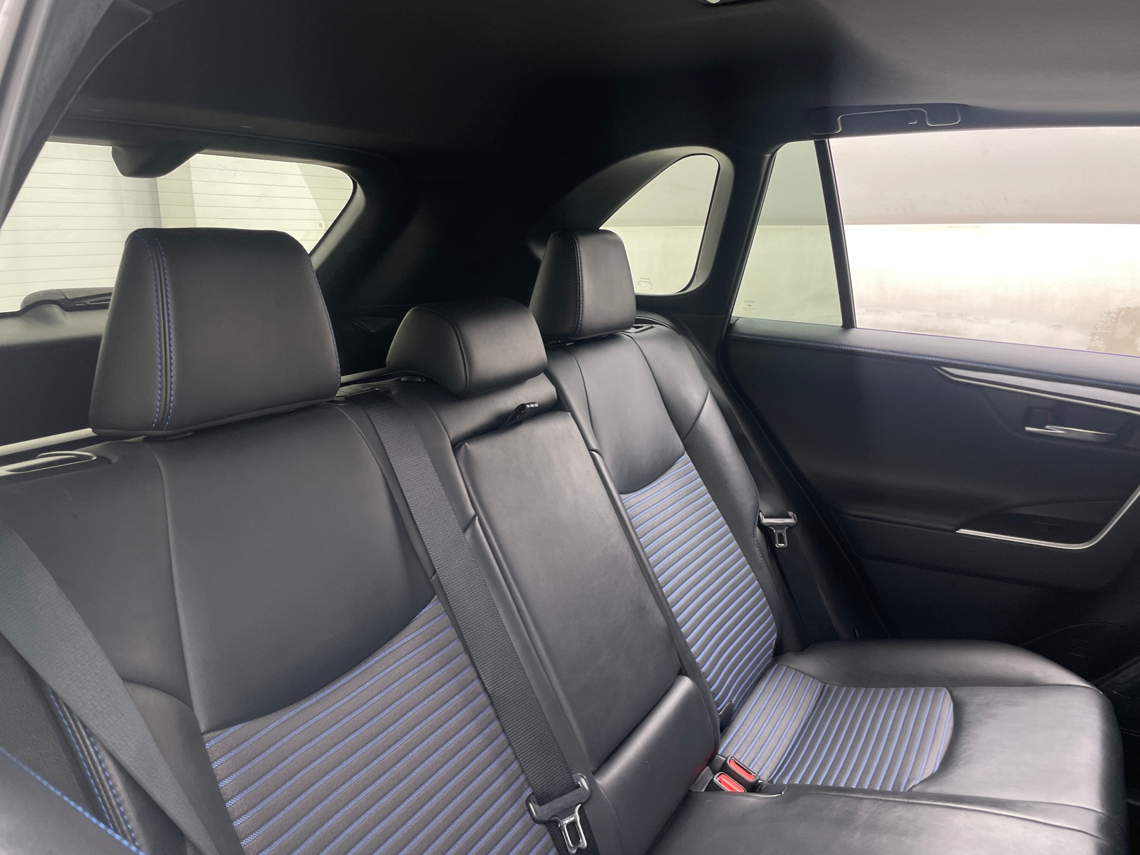 Thumbnail: 2021 Toyota RAV4 - 6