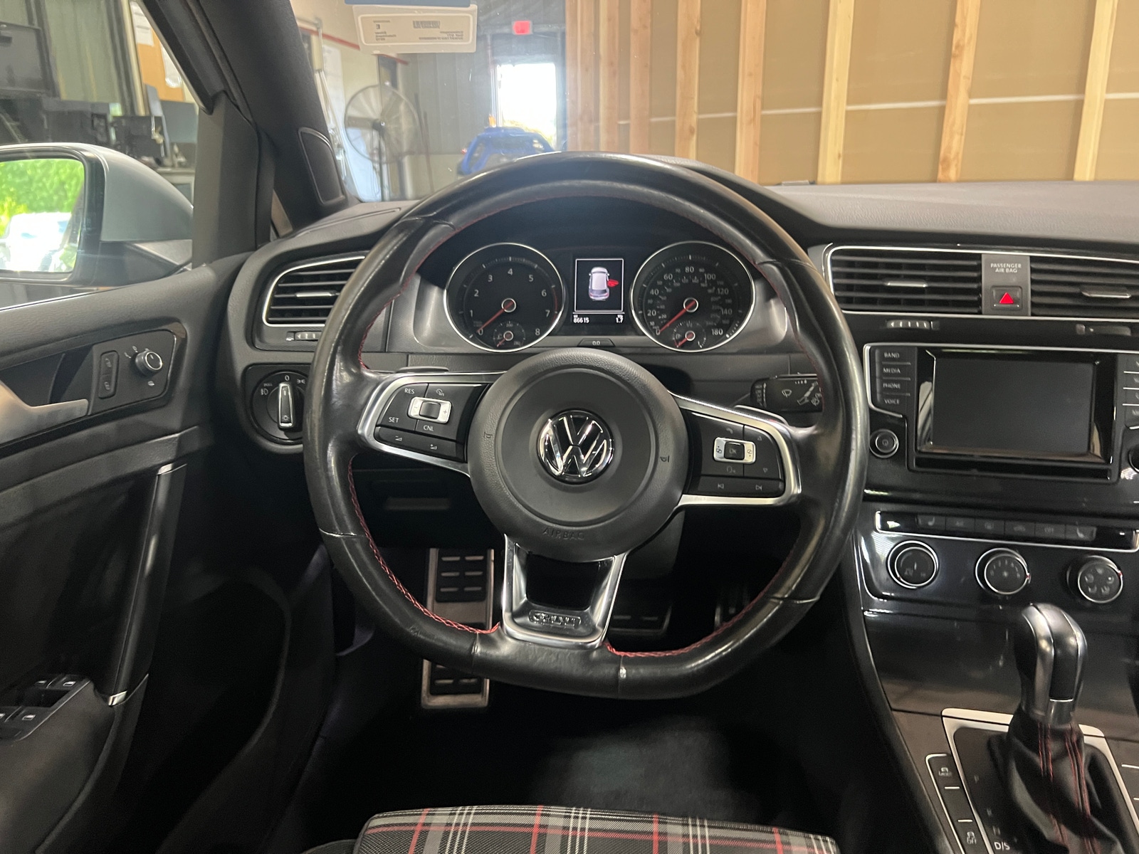 Thumbnail: 2015 Volkswagen Golf - 5