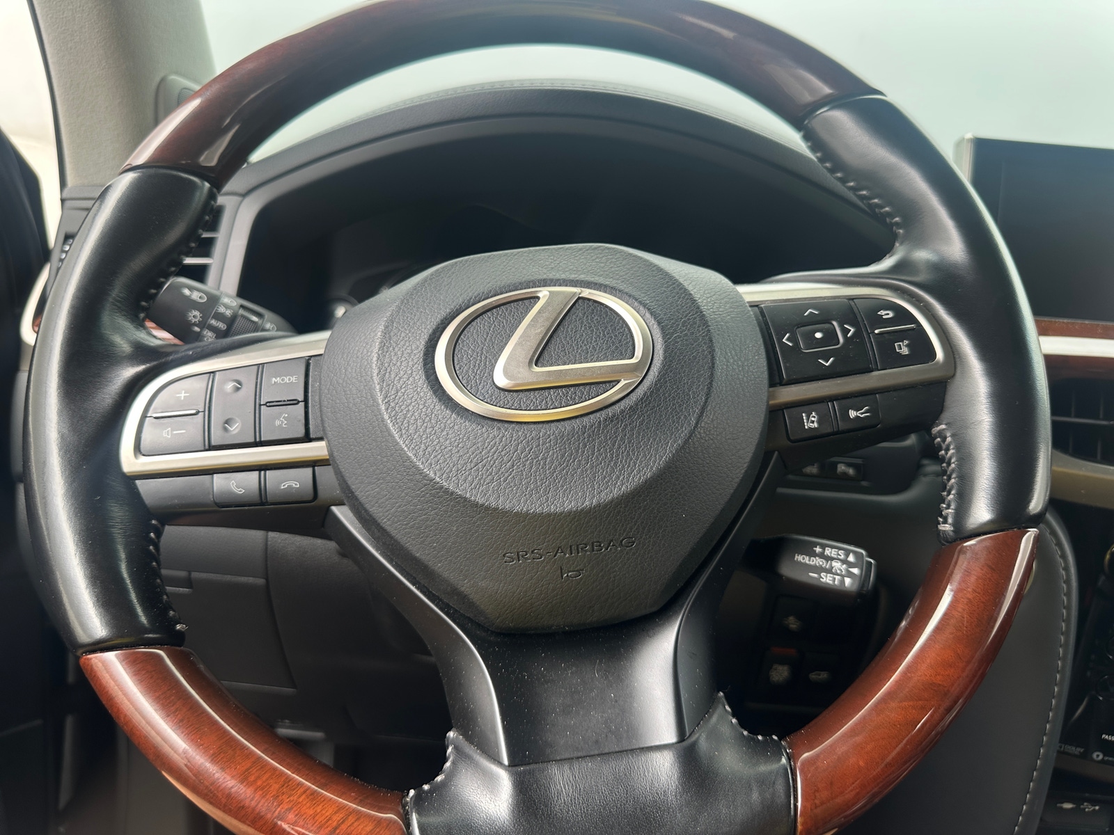 Thumbnail: 2021 Lexus LX - 4