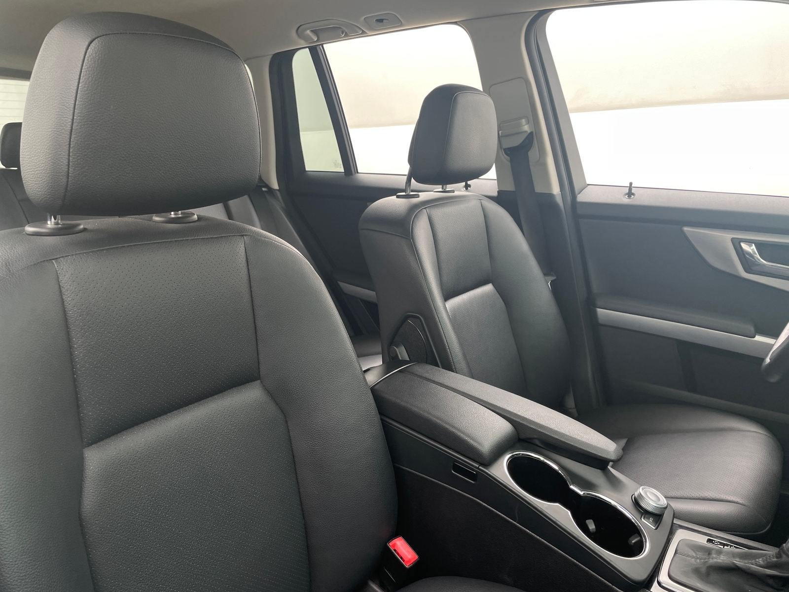 Thumbnail: 2010 Mercedes-Benz GLK - 2