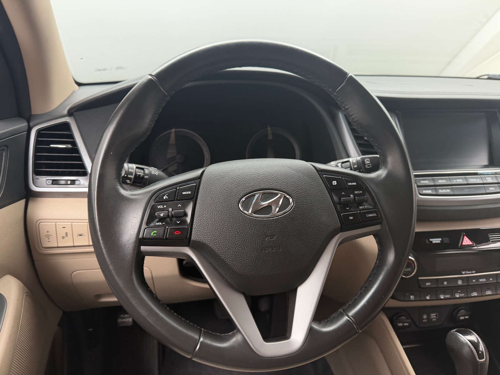Thumbnail: 2017 Hyundai Tucson - 4