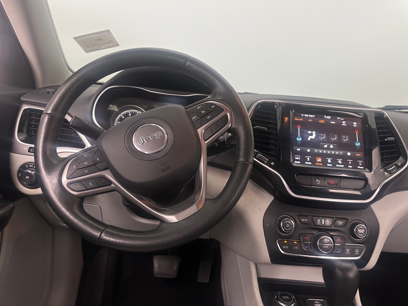 Thumbnail: 2019 Jeep Cherokee - 4