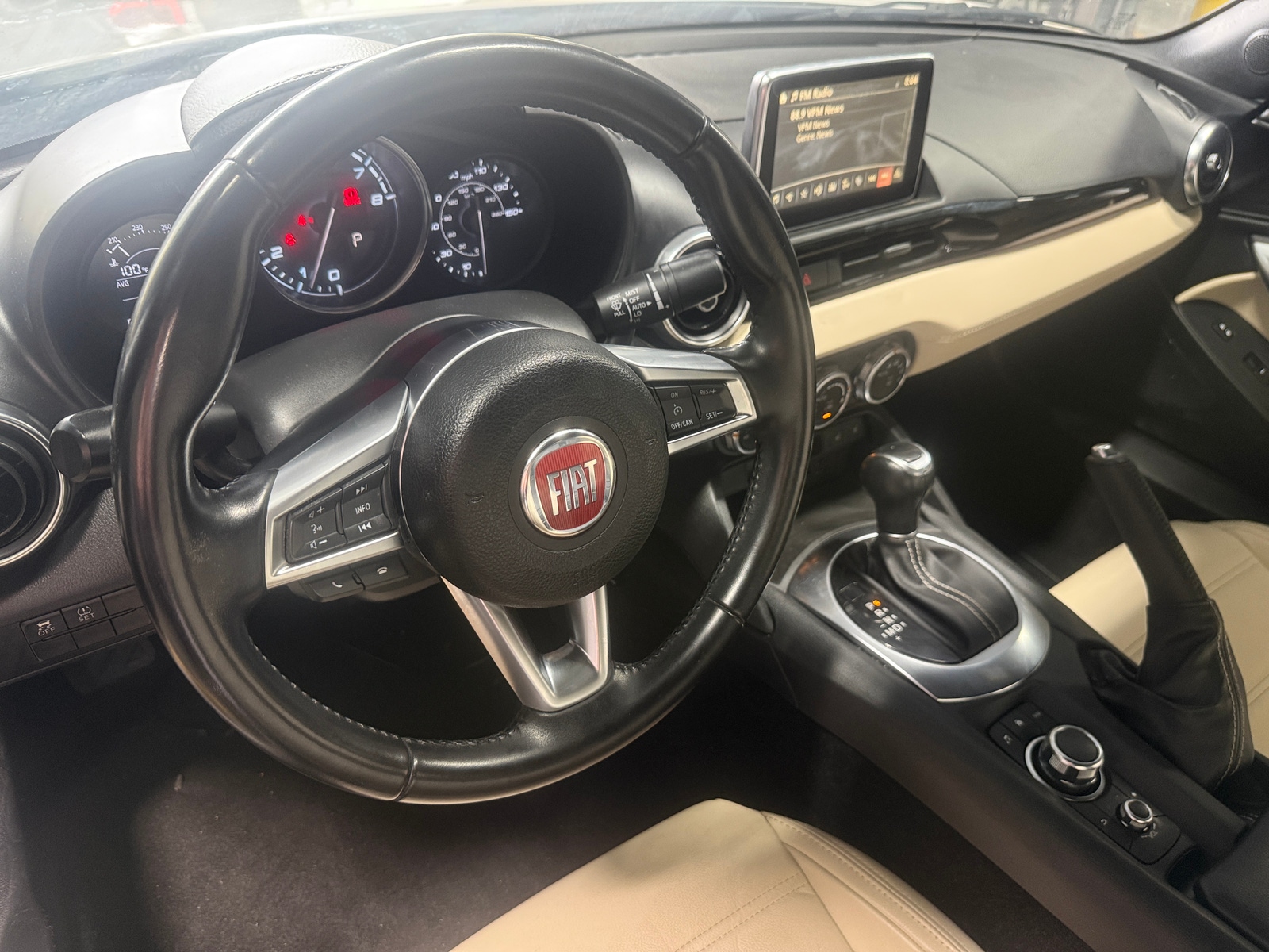 Thumbnail: 2019 Fiat 124 Spider - 4