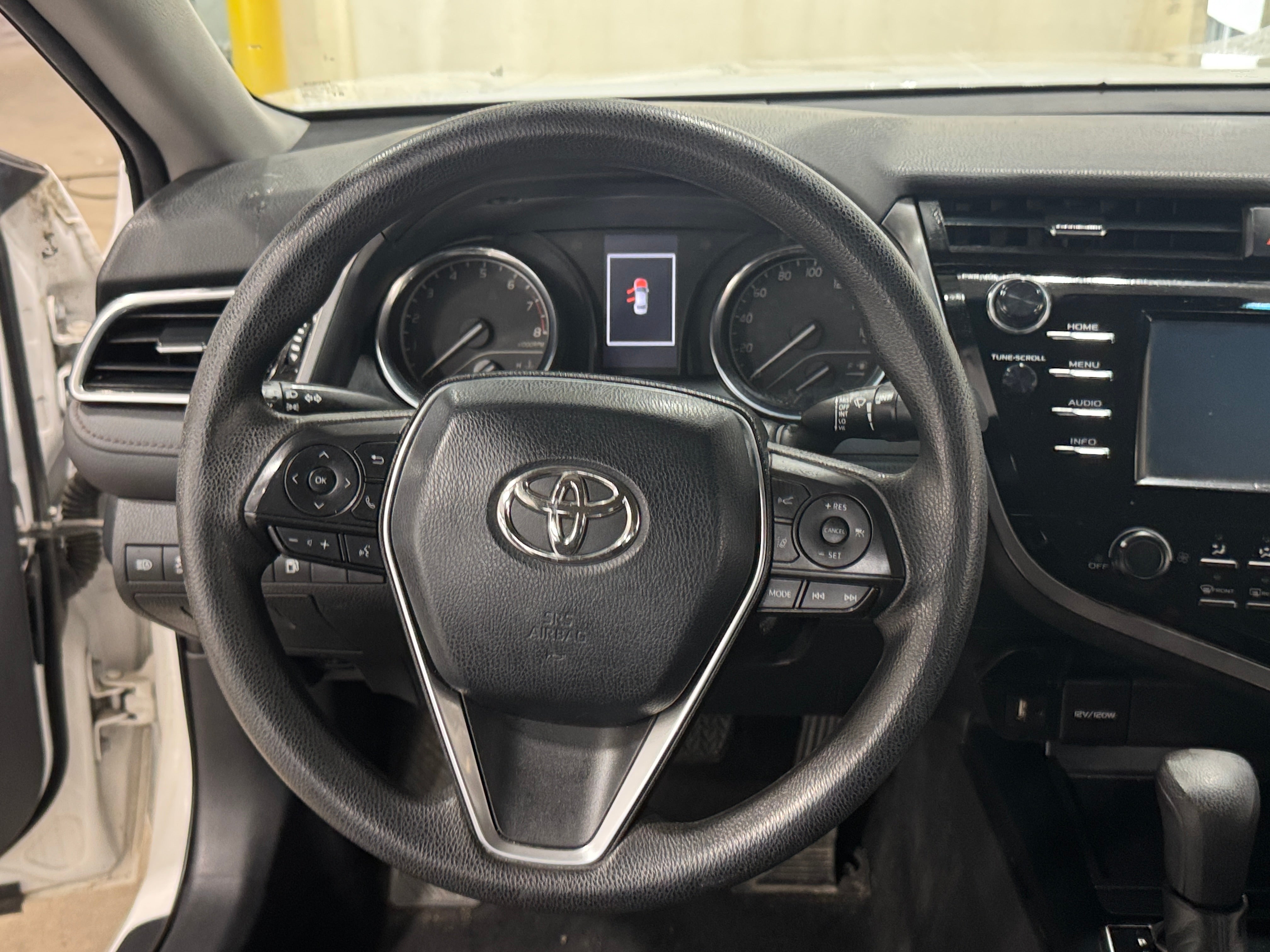 2018 Toyota Camry LE - Photo 7