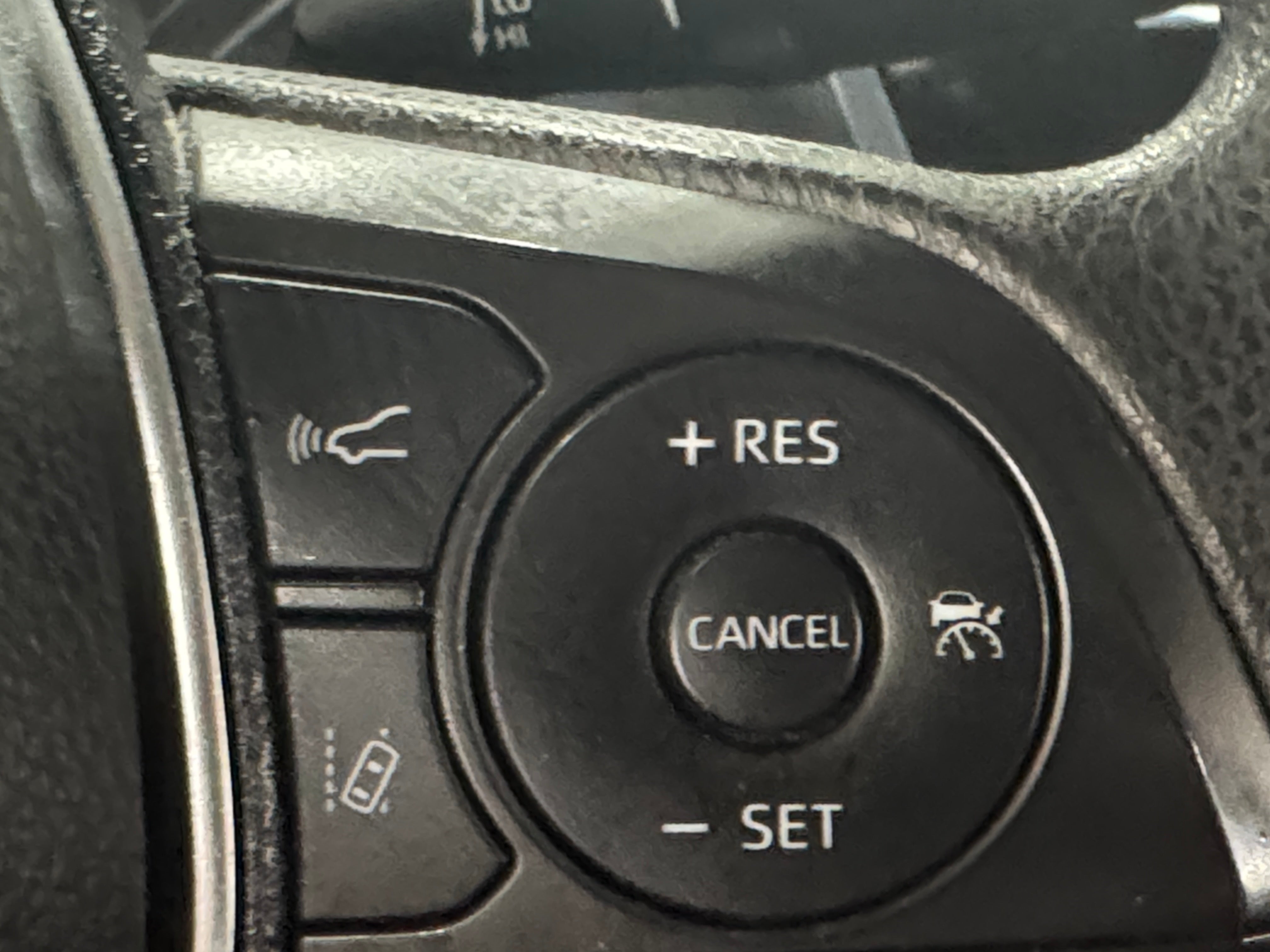 2018 Toyota Camry LE - Photo 11