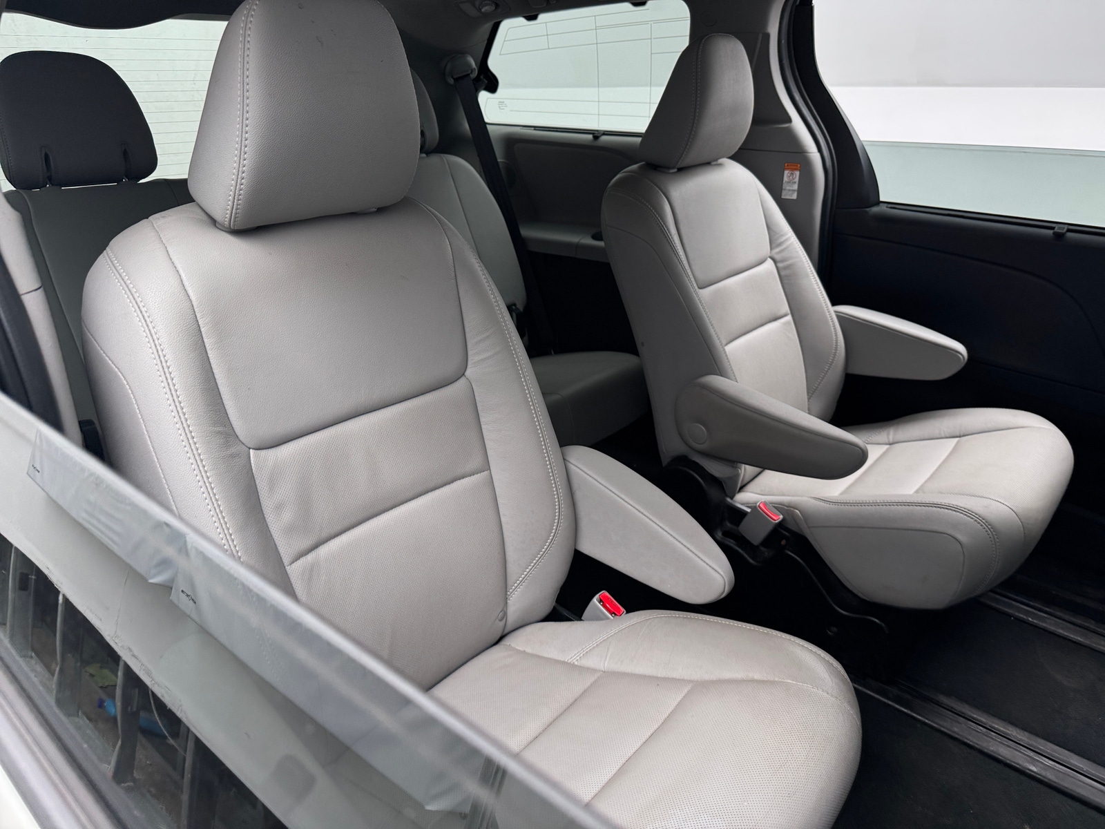 Thumbnail: 2019 Toyota Sienna - 5