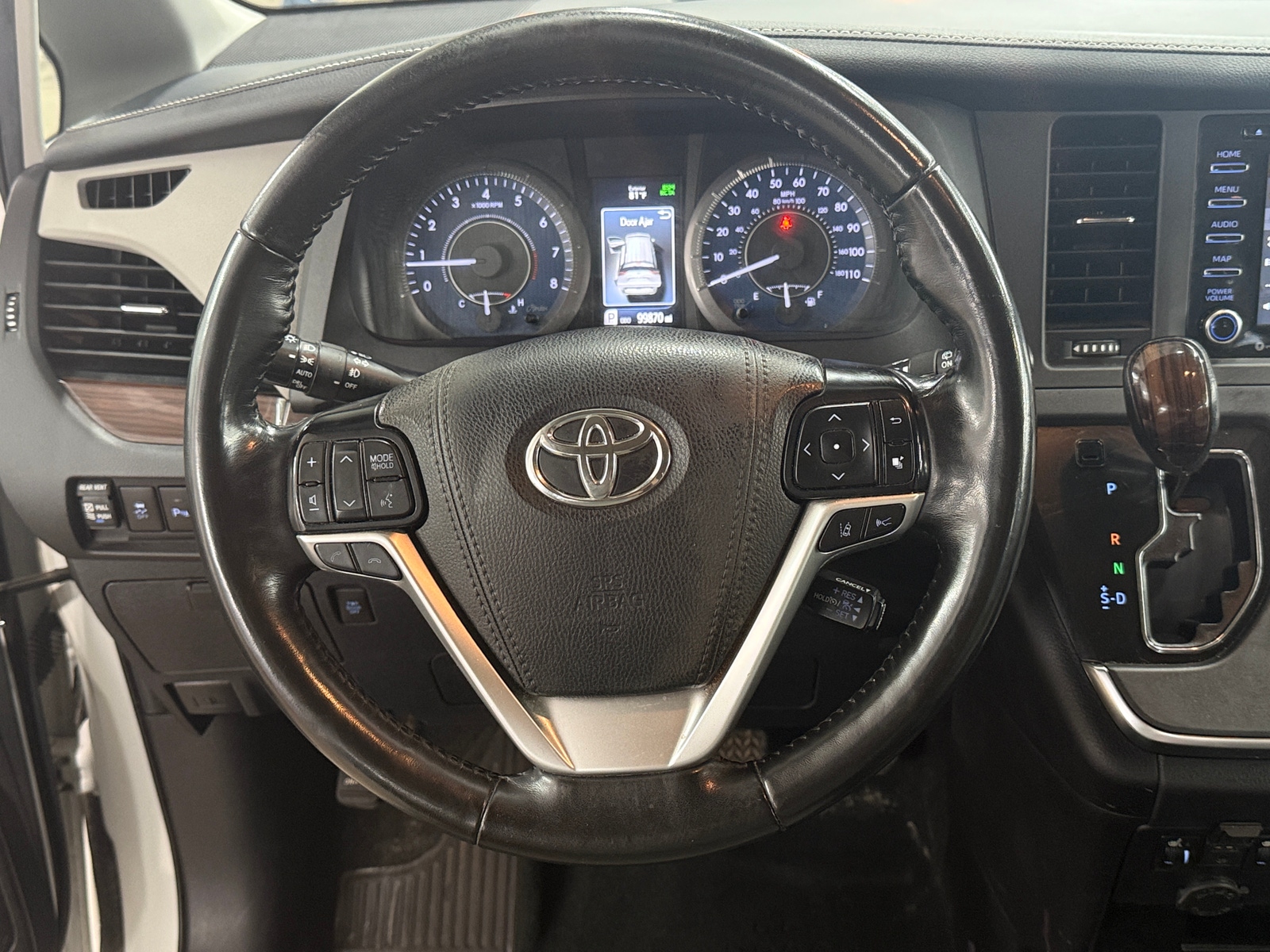 Thumbnail: 2019 Toyota Sienna - 4