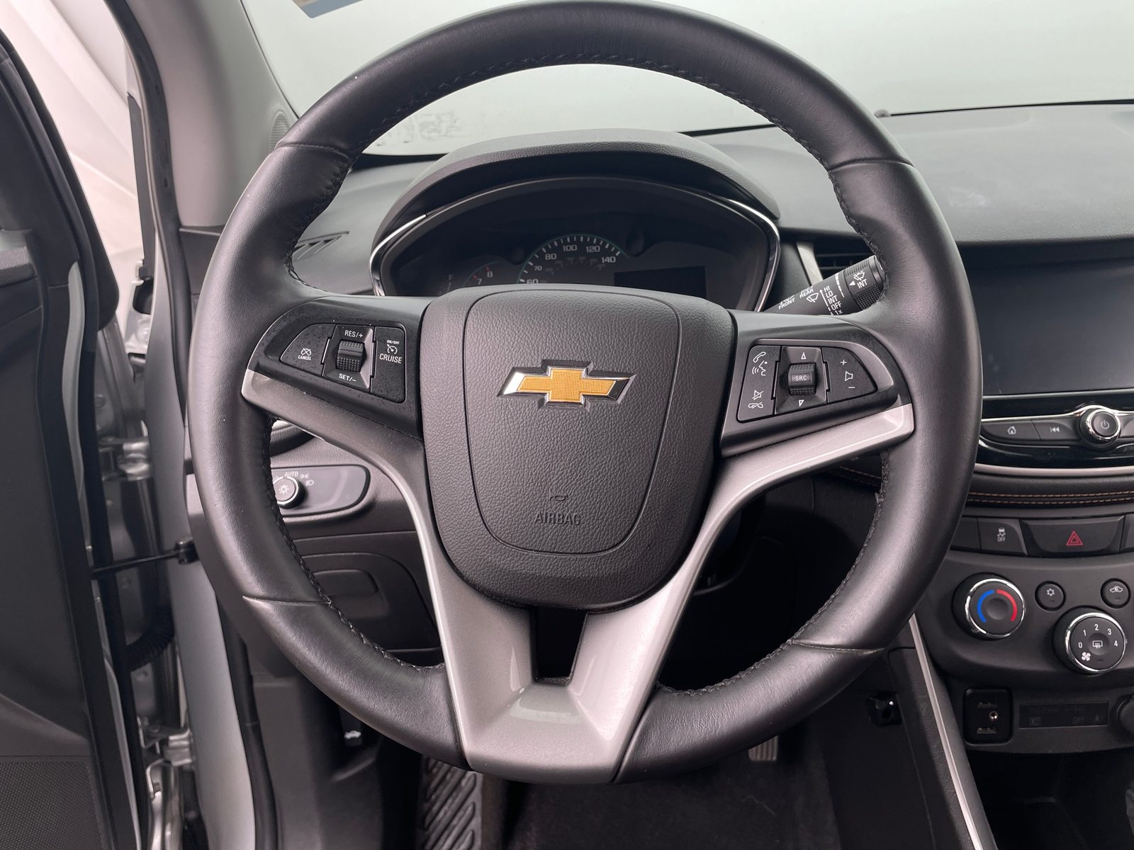 Thumbnail: 2017 Chevrolet Trax - 5