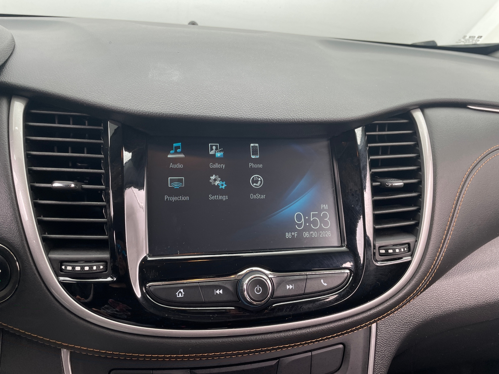 Thumbnail: 2017 Chevrolet Trax - 4