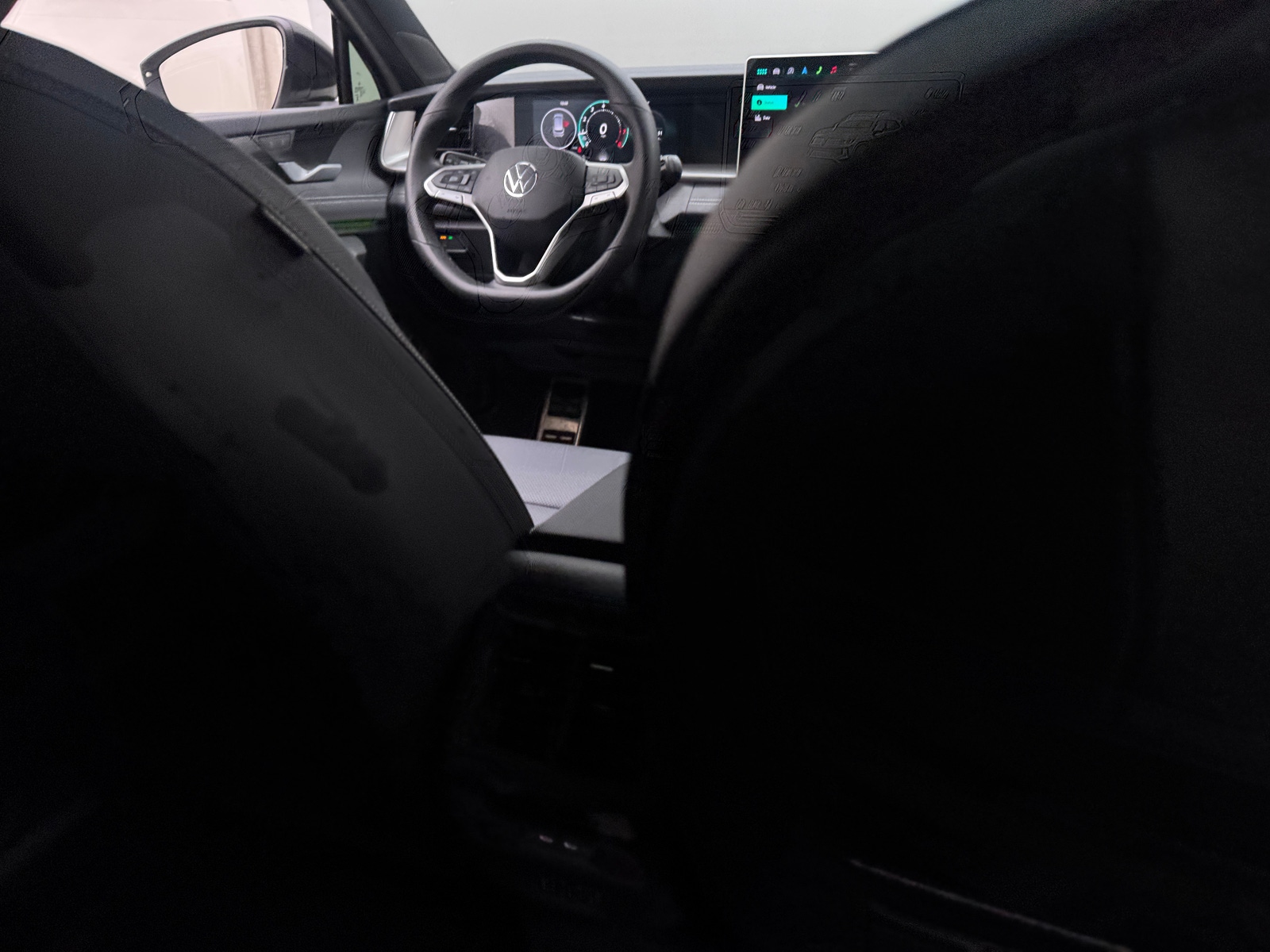 Thumbnail: 2025 Volkswagen Tiguan - 2