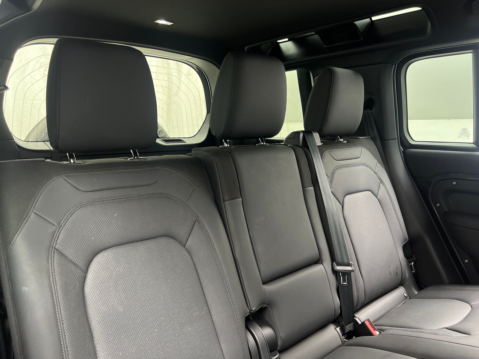 Thumbnail: 2025 Land Rover Defender - 5