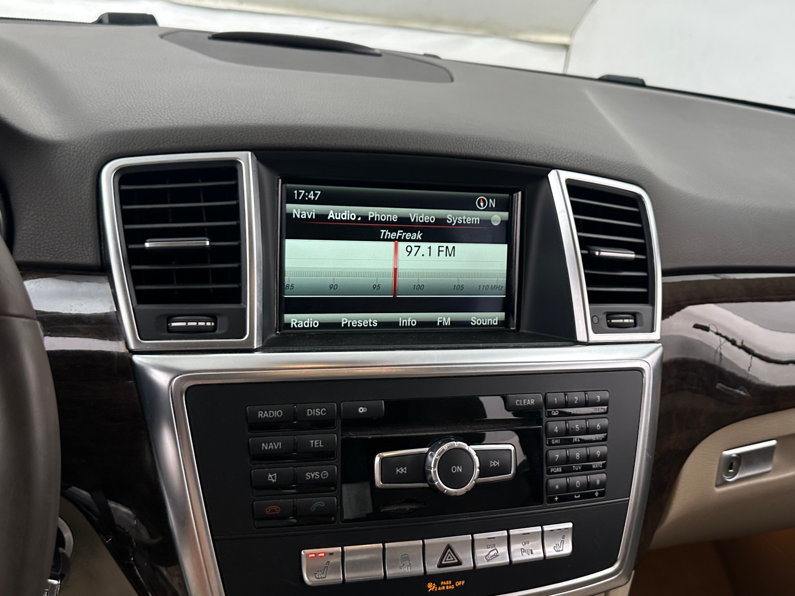Thumbnail: 2013 Mercedes-Benz M-Class - 3
