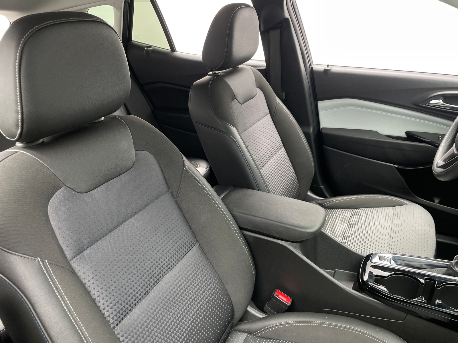 Thumbnail: 2025 Chevrolet Trax - 2