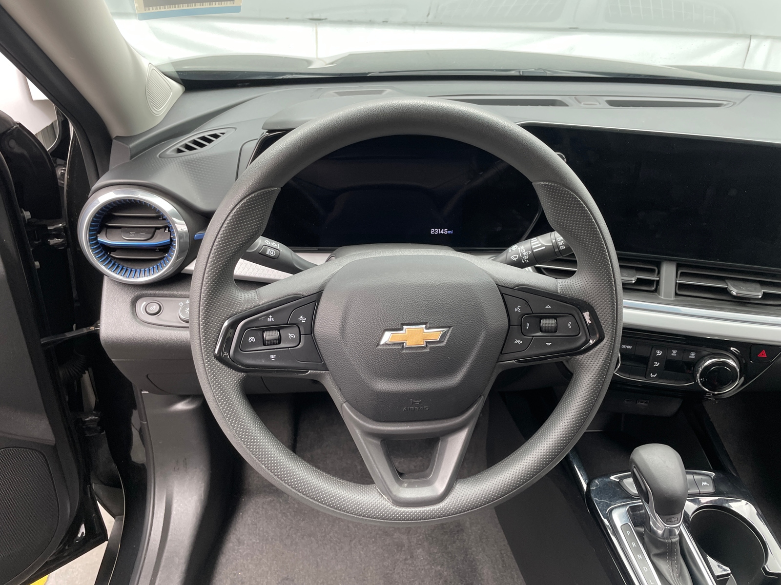 Thumbnail: 2025 Chevrolet Trax - 5