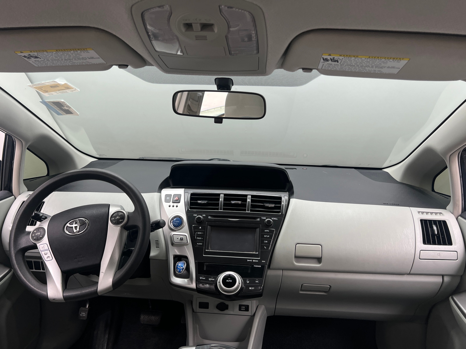 Thumbnail: 2013 Toyota Prius v - 3