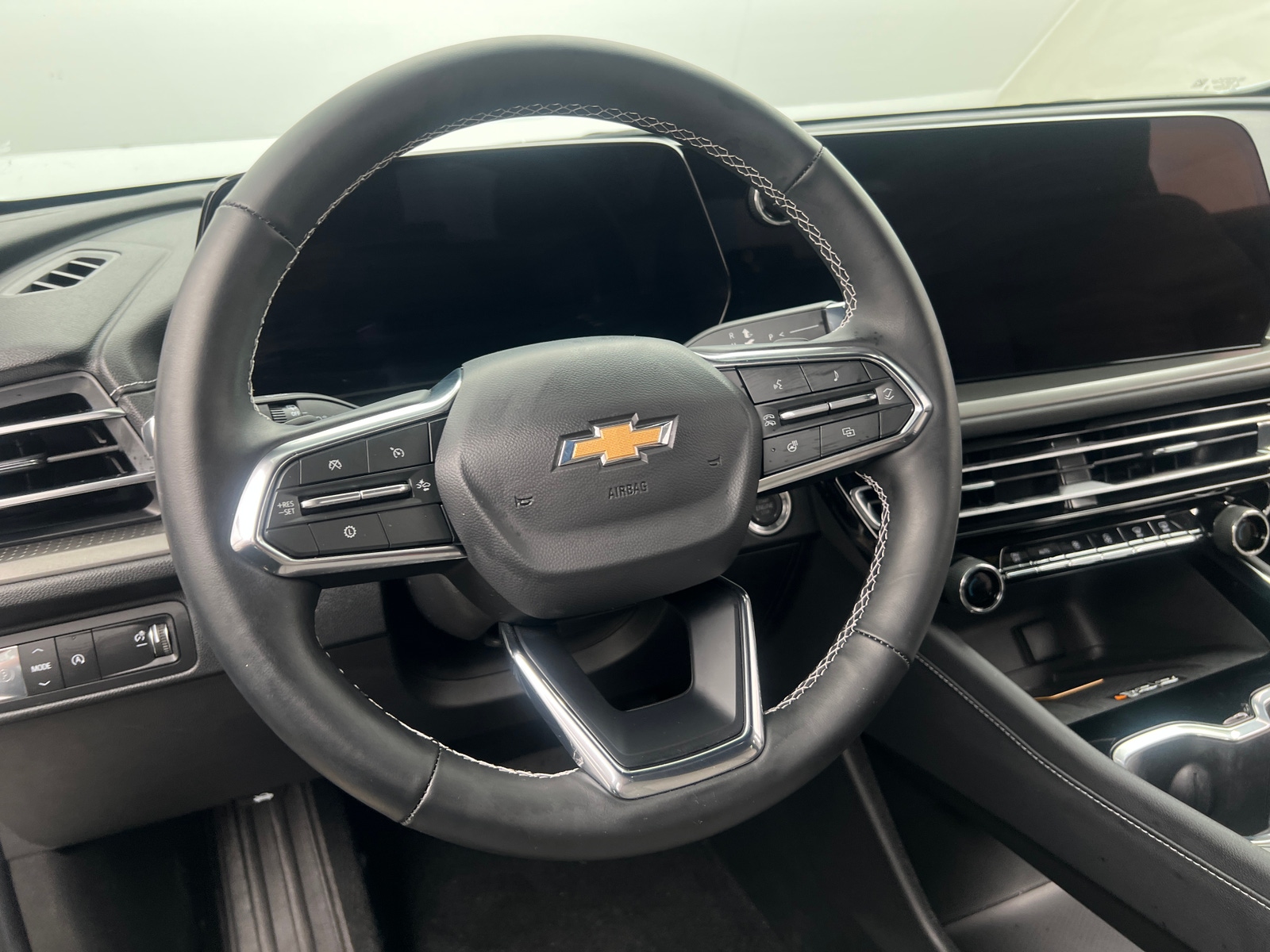 Thumbnail: 2026 Chevrolet Traverse - 5